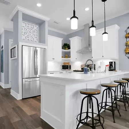 Blue House, Prime Location, Family Amenities, Bbq! Vila